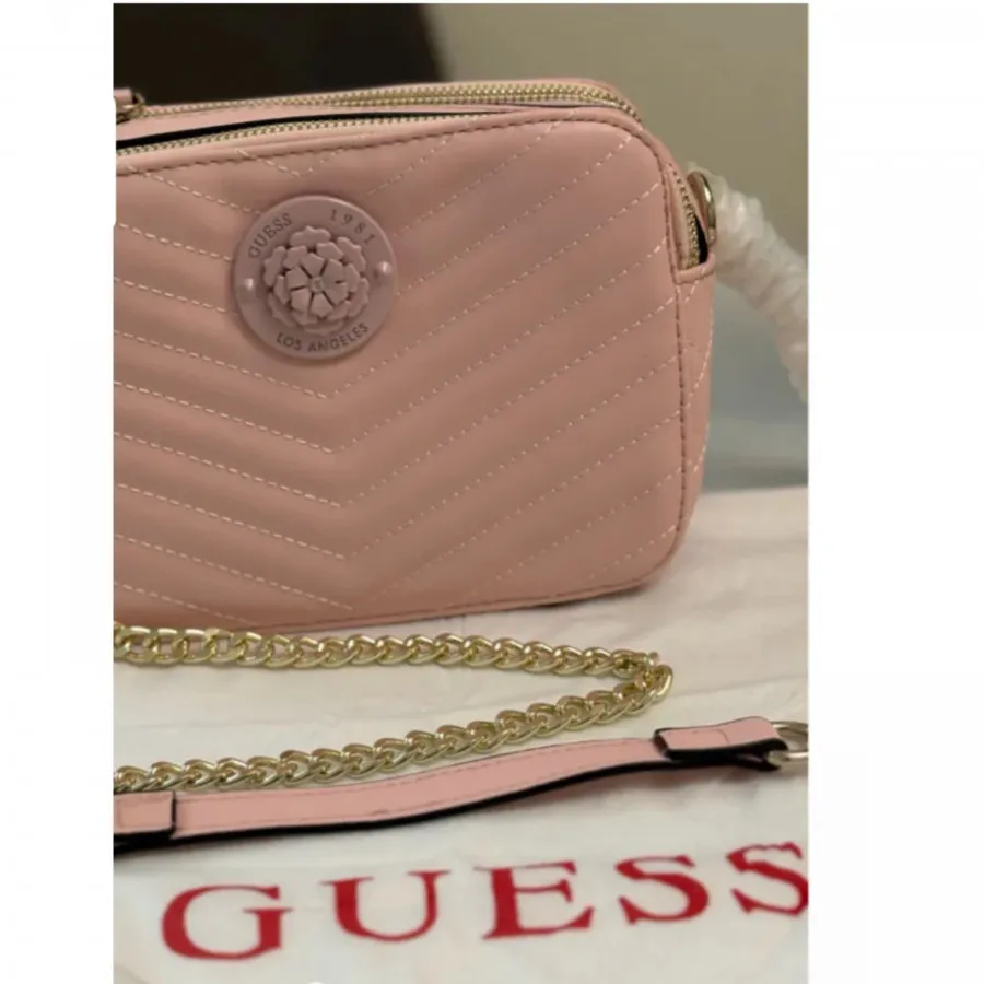کیف برند گس GUESS