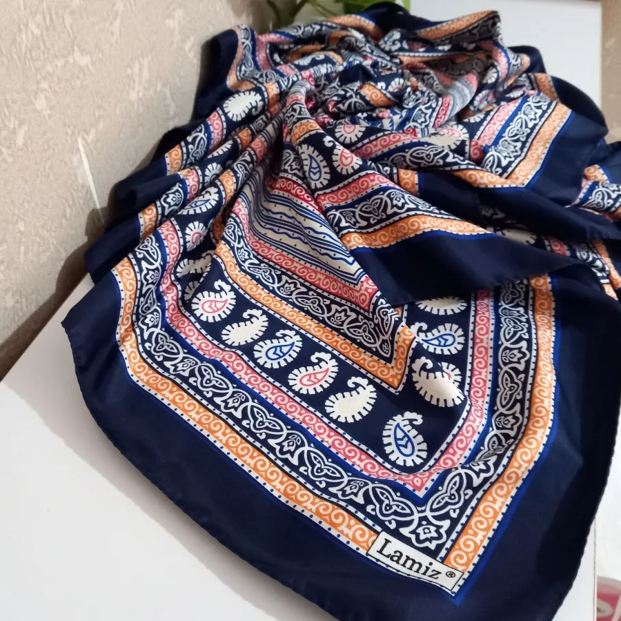 روسری ساتن
