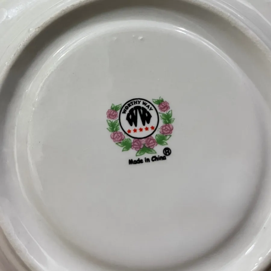 فنجان و نعلبکی قدیمی