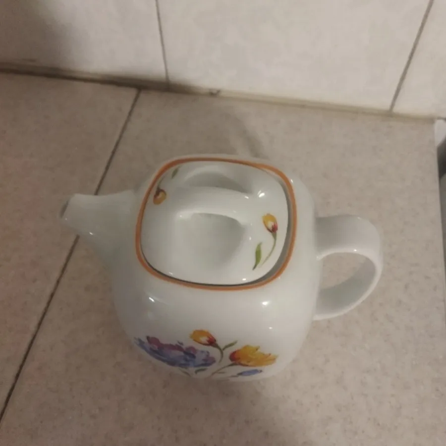 قوری چینی زرین