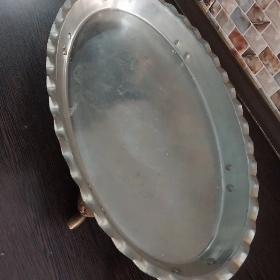 ظرف بیضی پایه دار