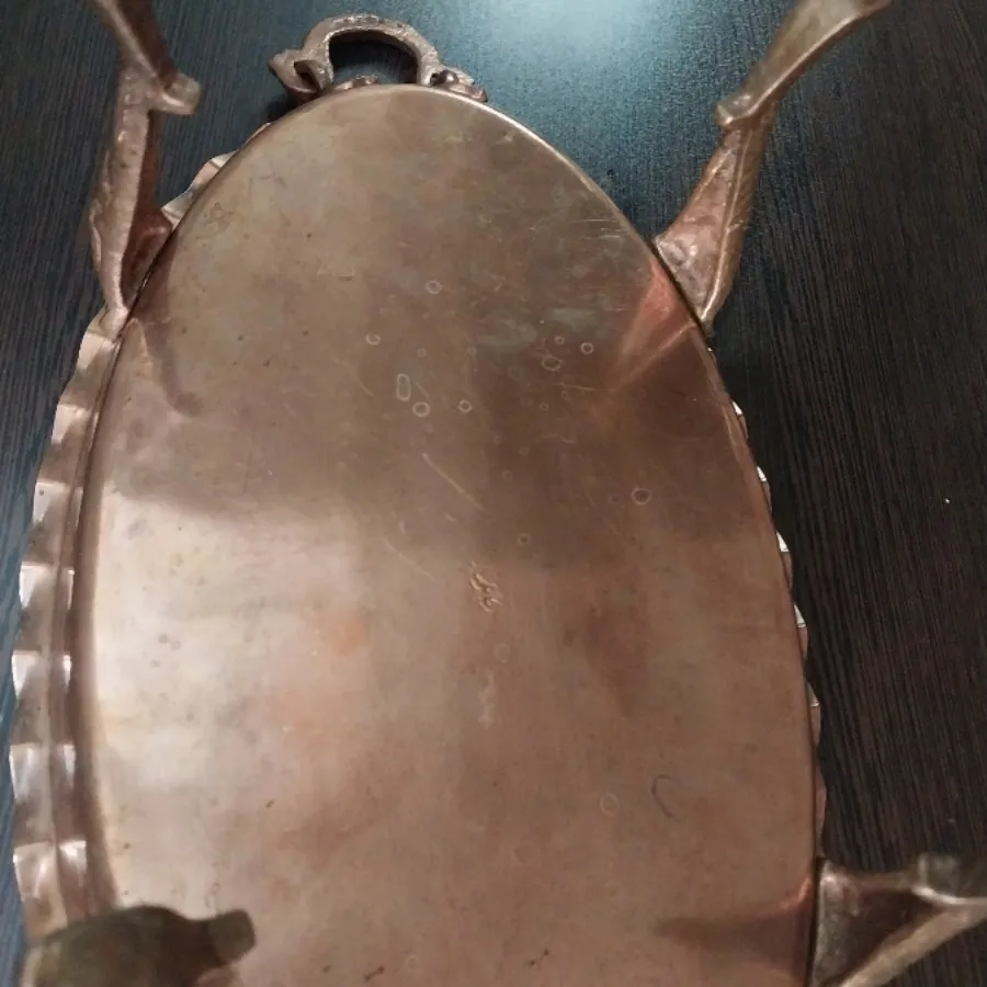ظرف بیضی پایه دار