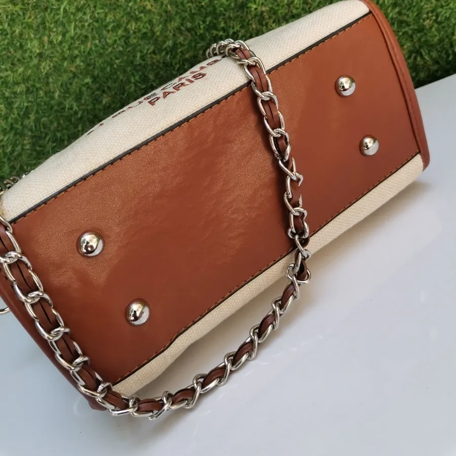 کیف شنل کرمی