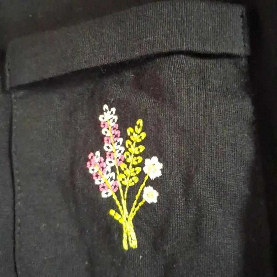 تیشرت مشکی گلدوزی
