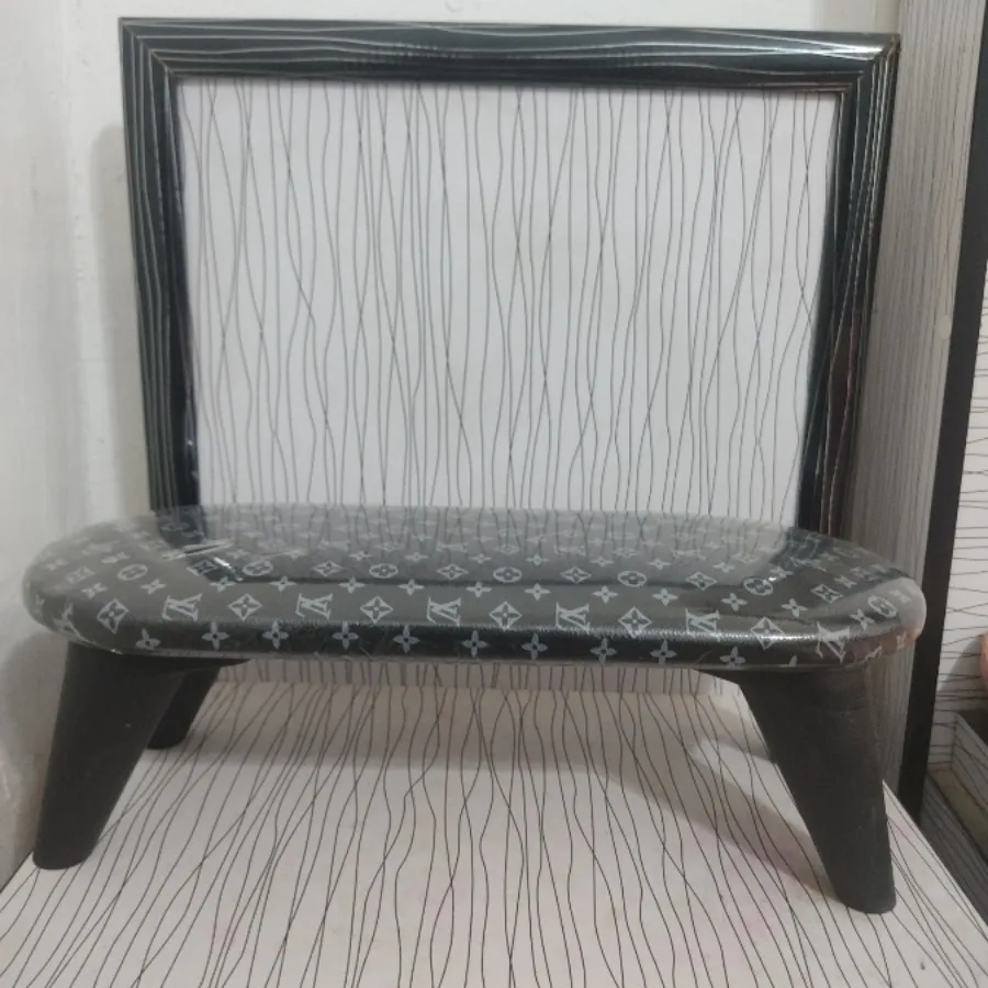 زیر دستی ناخن کار