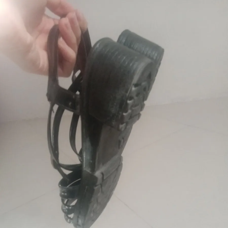 کفش صندل ورنی لژدار