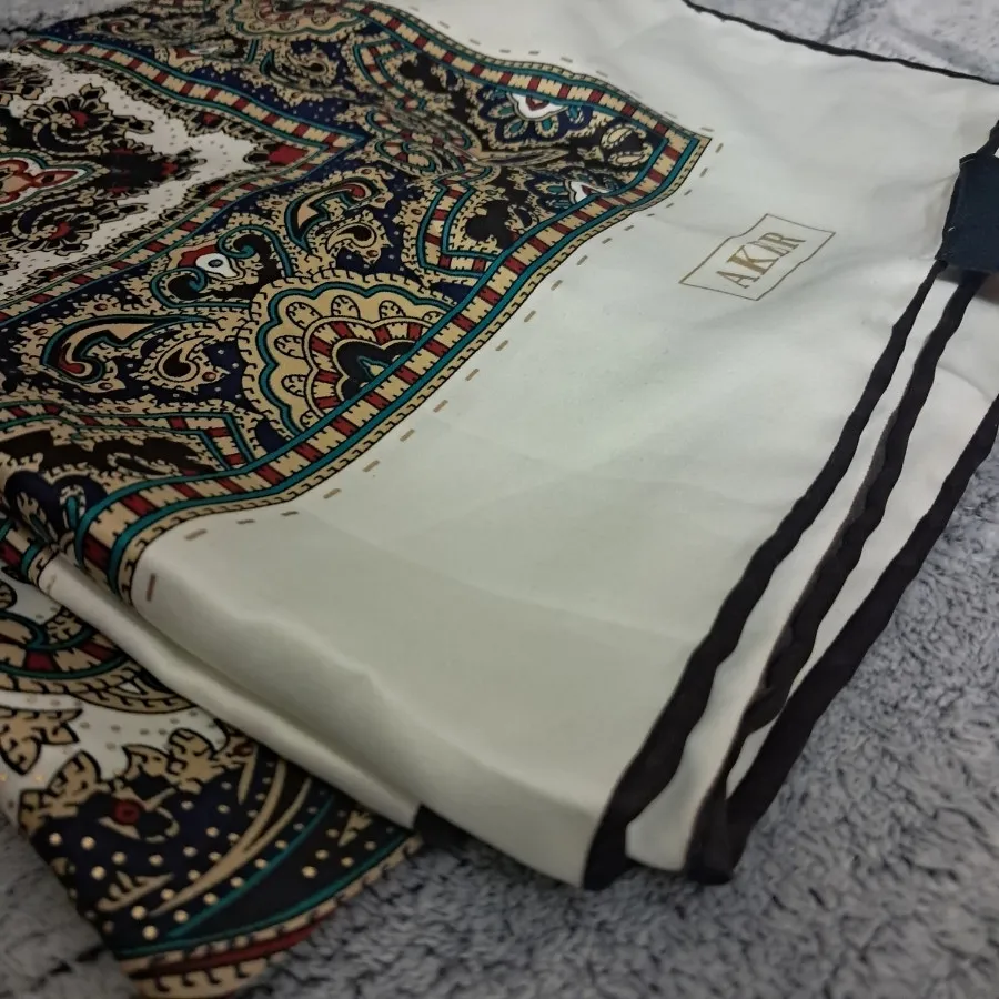 روسری دست دوز