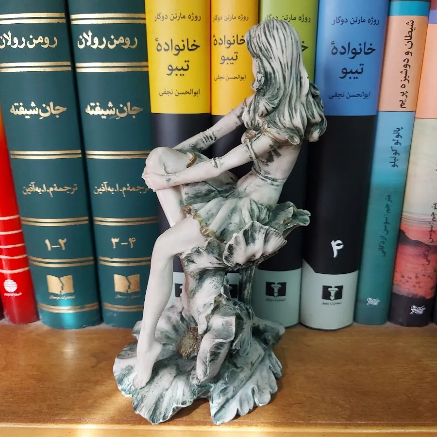 مجسمه دختر