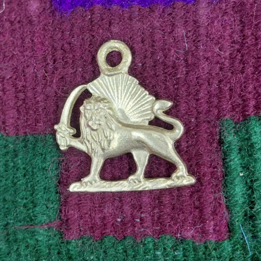 نشان شیر و خورشید برنجی