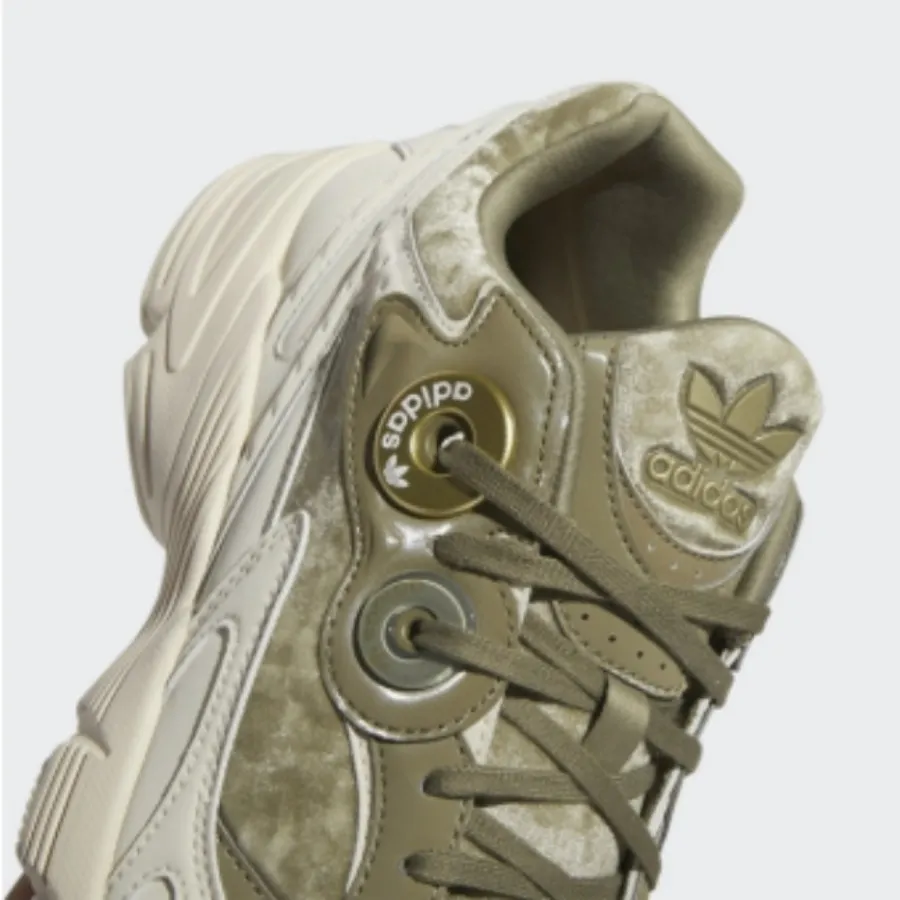 کفش Adidas