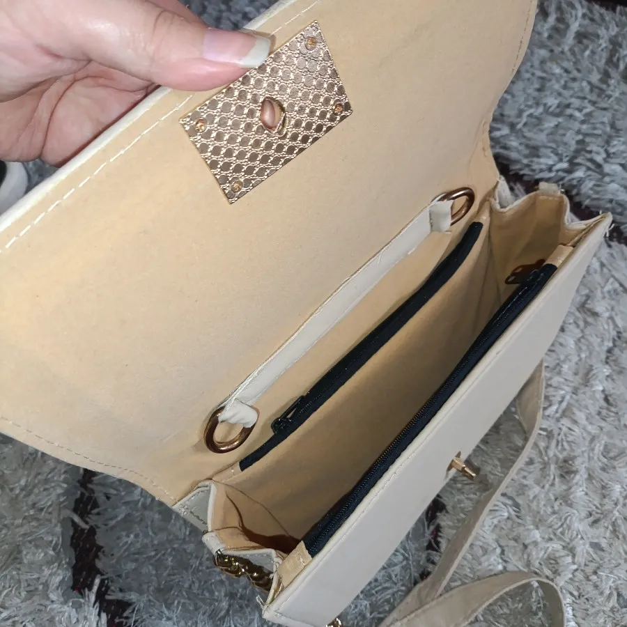 کیف شنل دوشی کرم رنگ