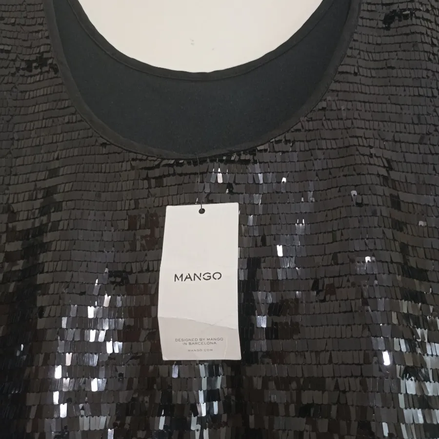 تاپ پولکی مانگو Mango