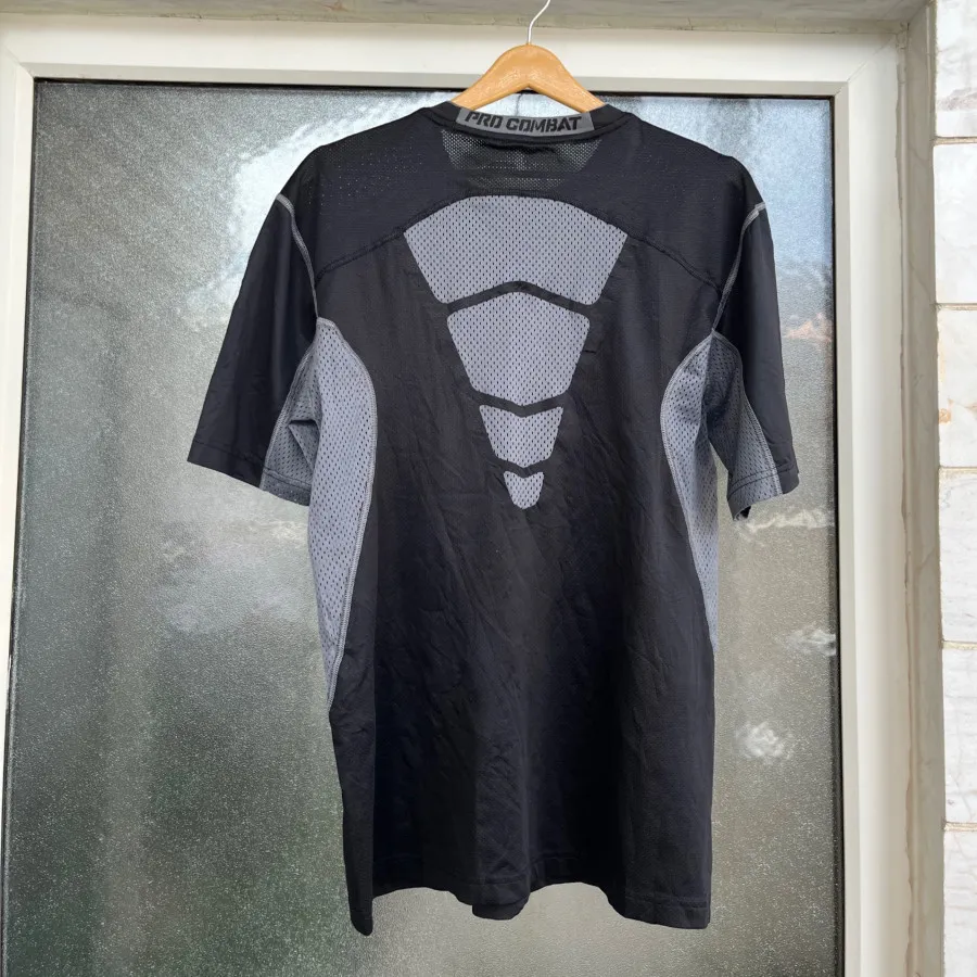 تیشرت Nike pro