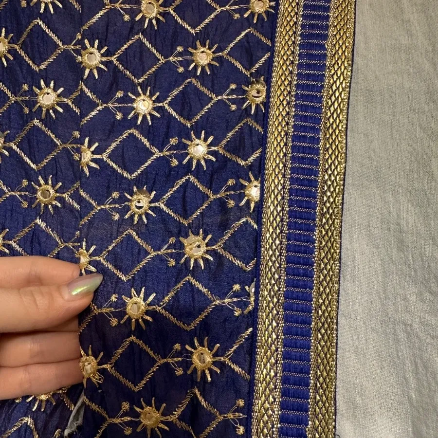مانتو عروسکی