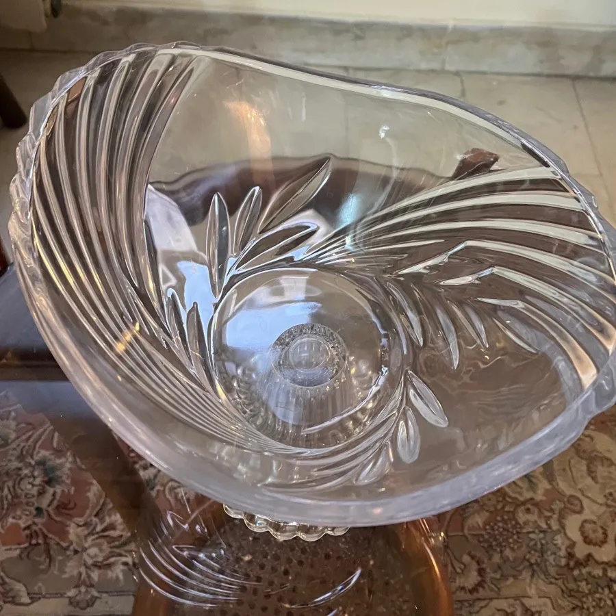 ظرف پایه دار میوه خوری