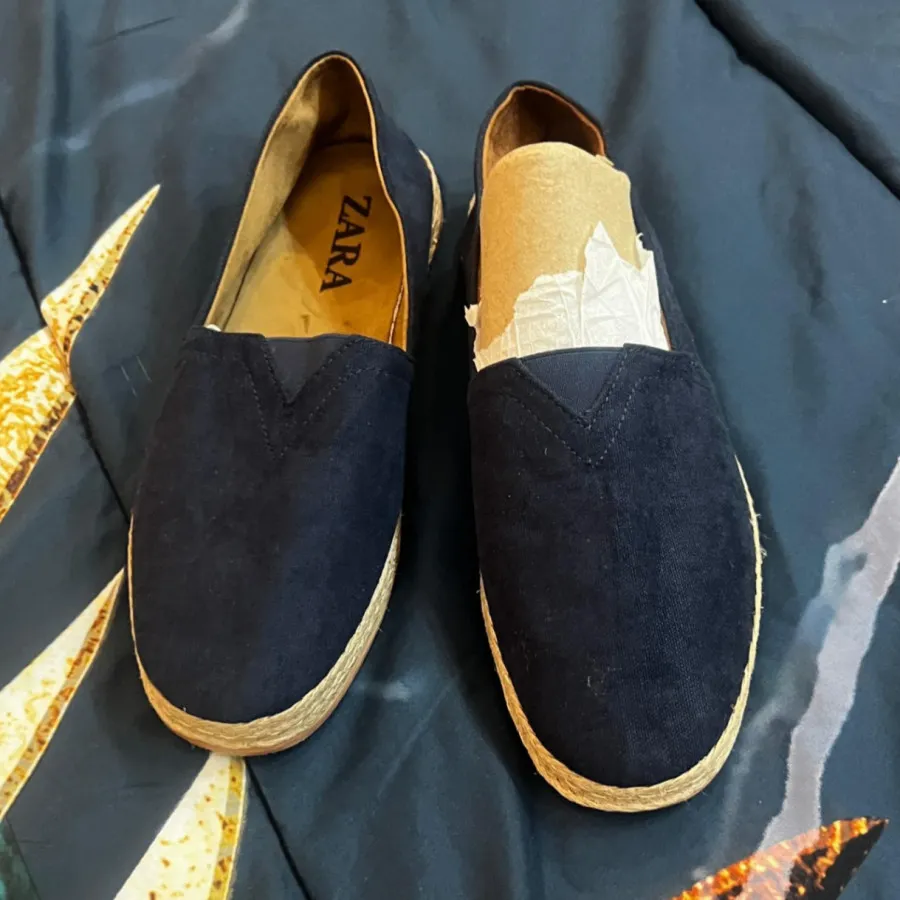 کفش  کالج  تخت زارا