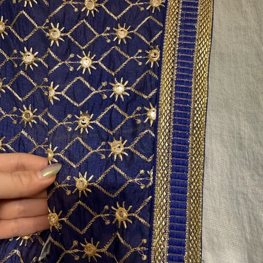 مانتو عروسکی