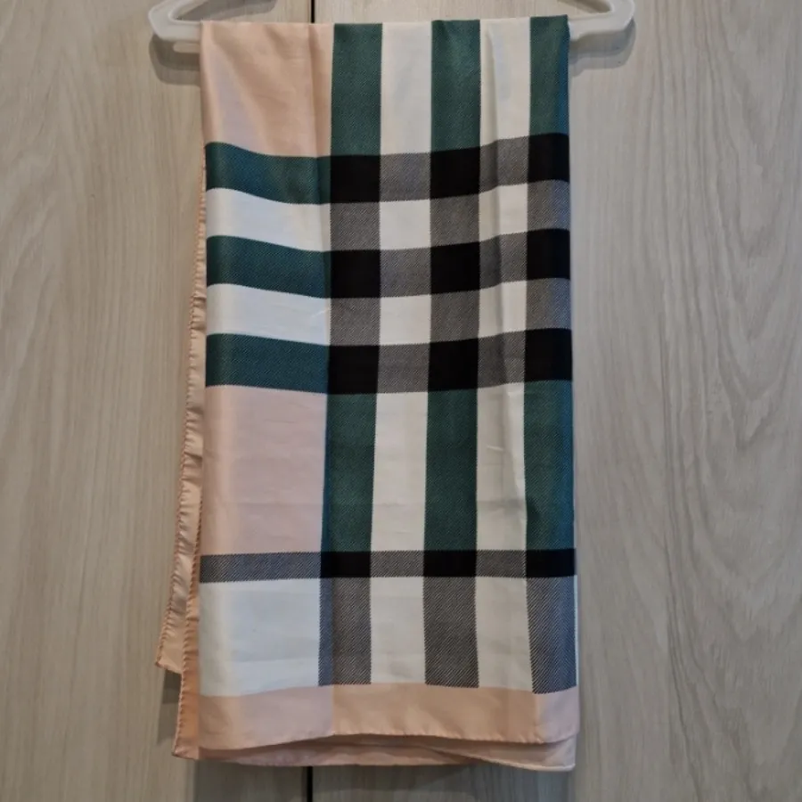 روسری زنانه