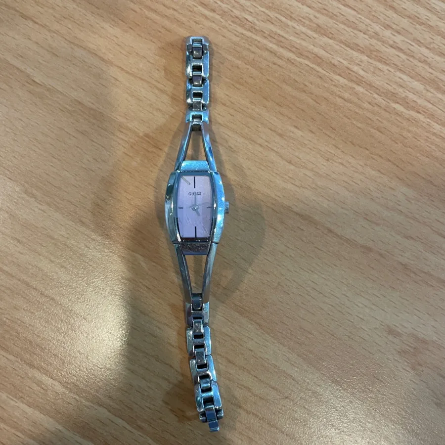 ساعت guess