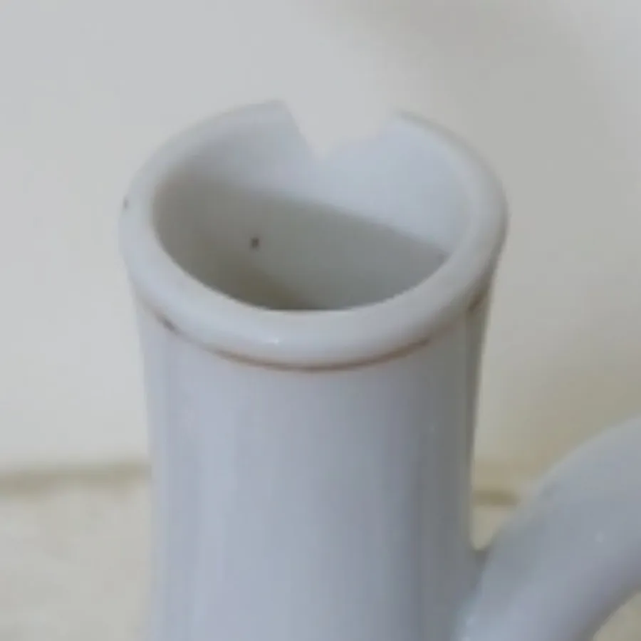گلابدان گل سرخی