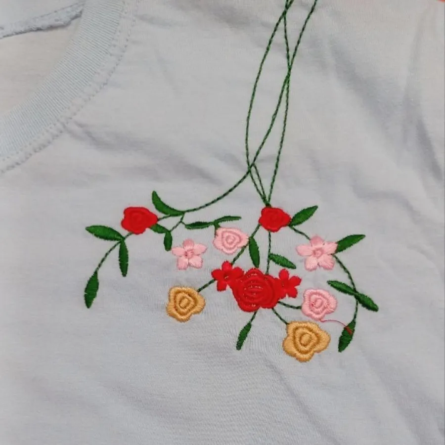 تیشرت گلدوزی شده زنانه