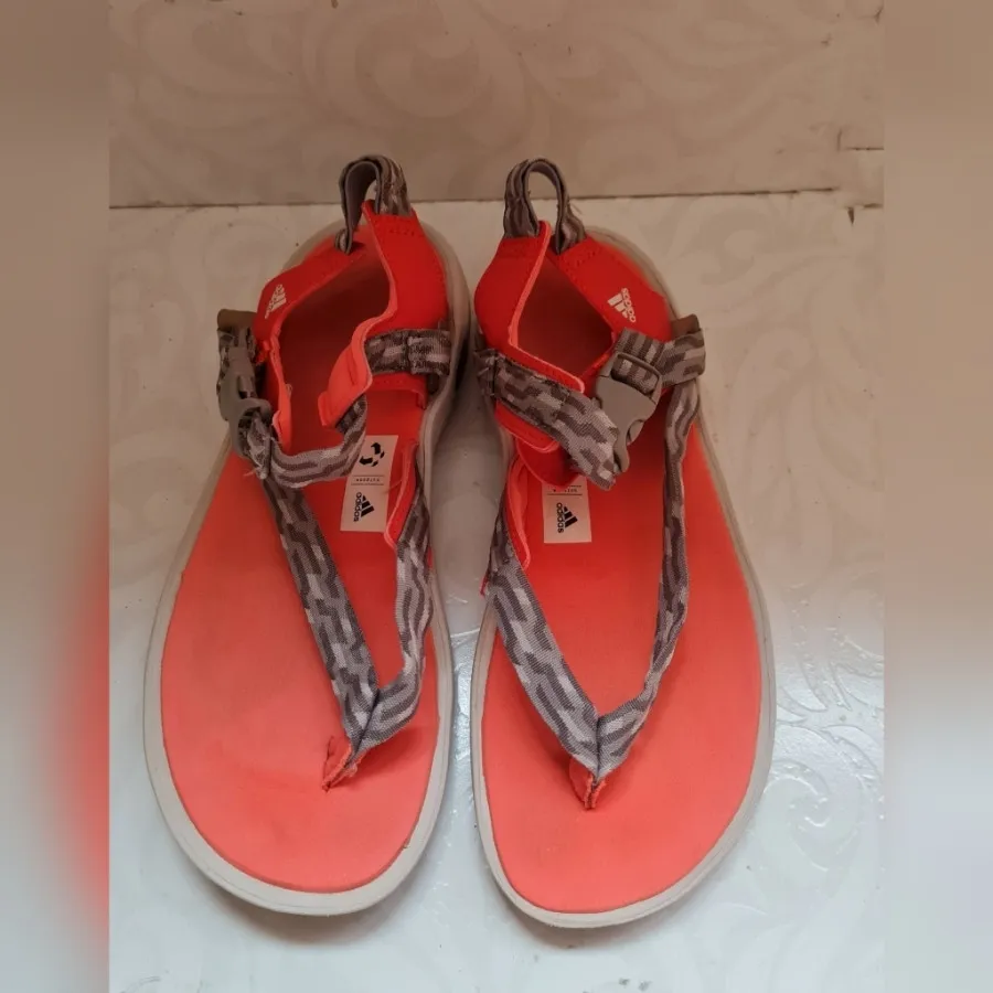 کفش adidas