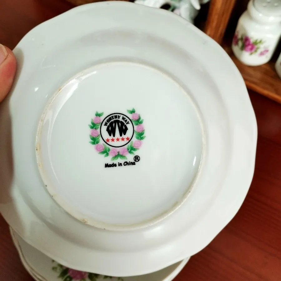 کمپوت خوری گلسرخی