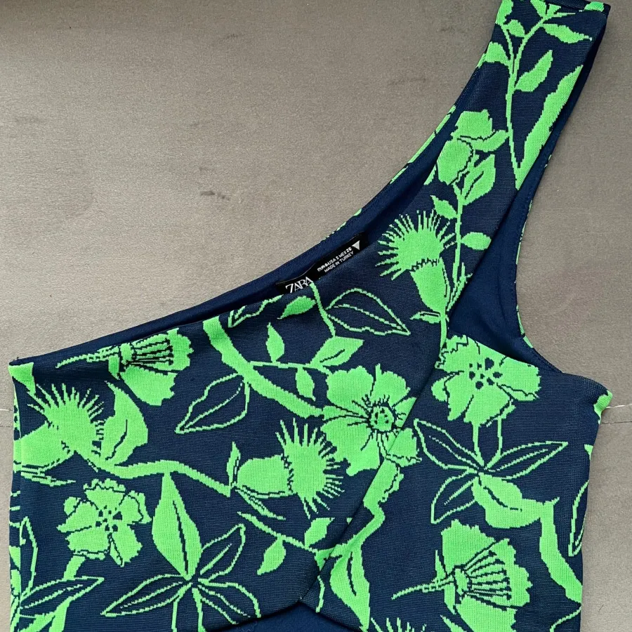 تاپ Zara
