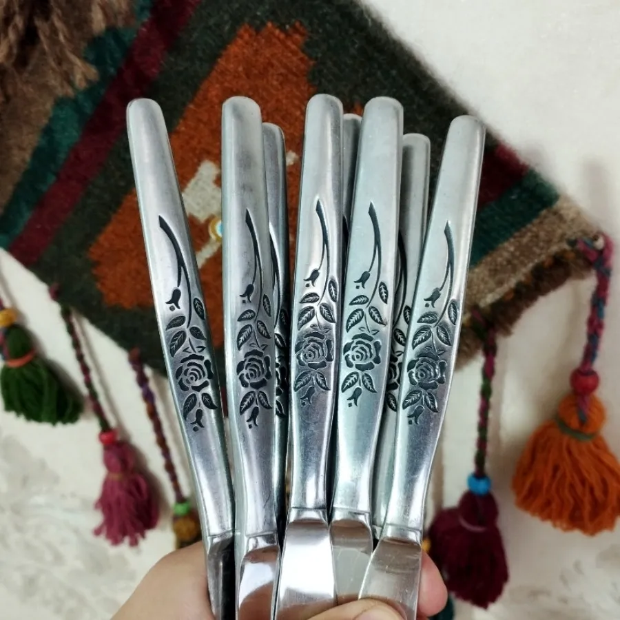 کاردغذاخوری گلسرخی