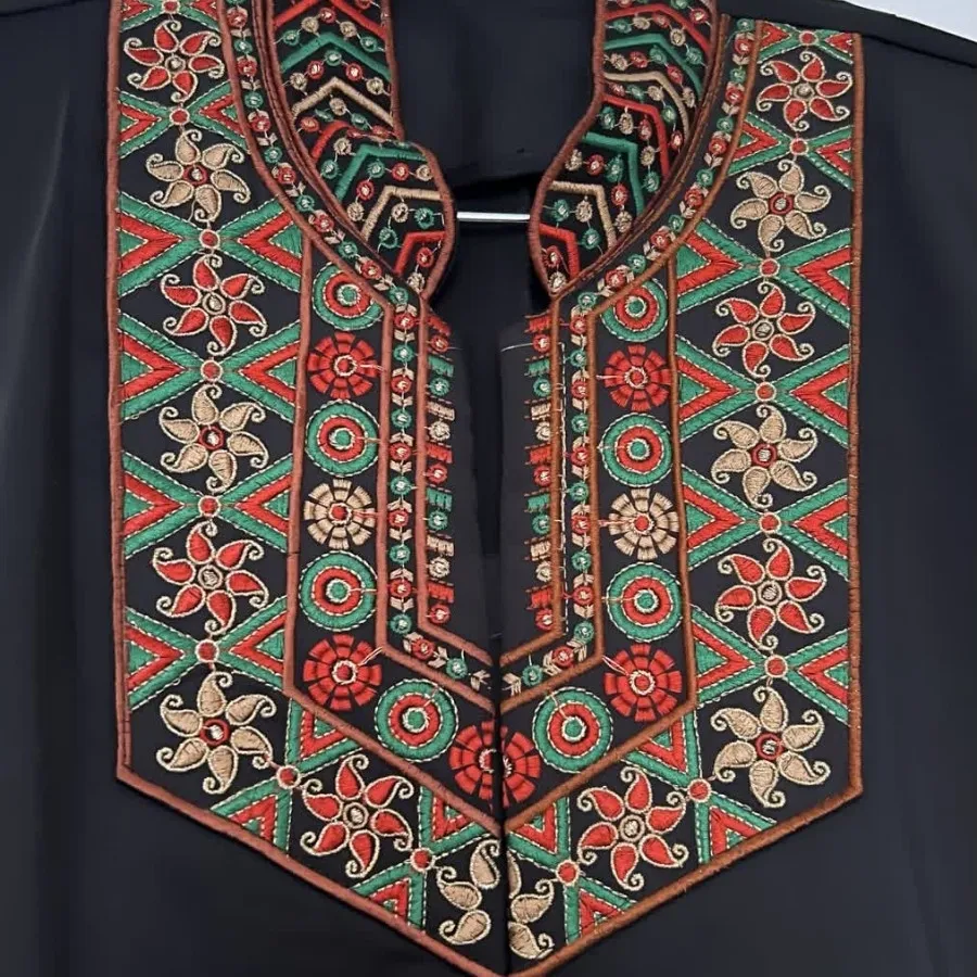 مانتو مشکی سوزن دوزی