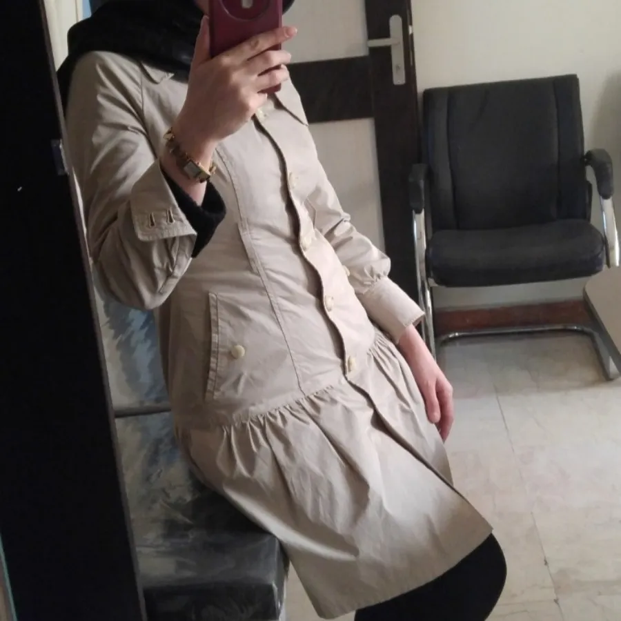بارانی استخوانی رنگ