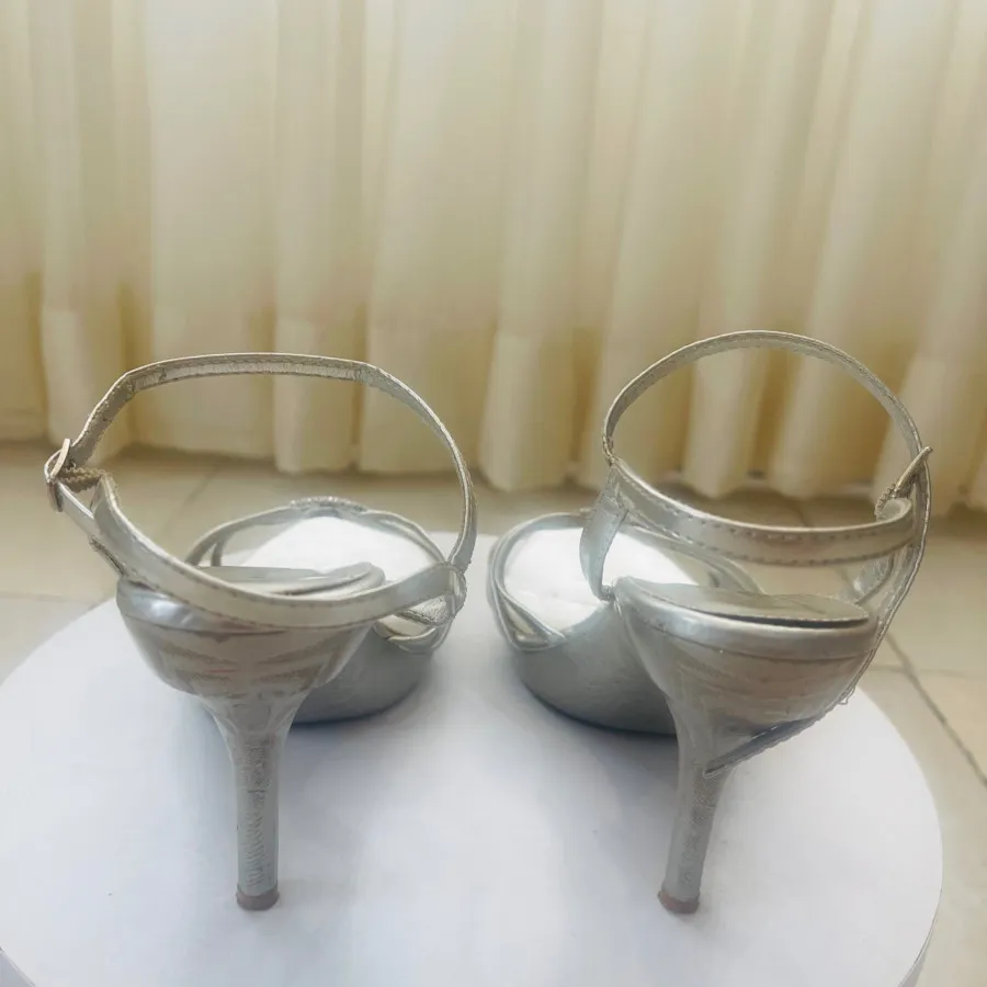 کفش پاشنه بلند