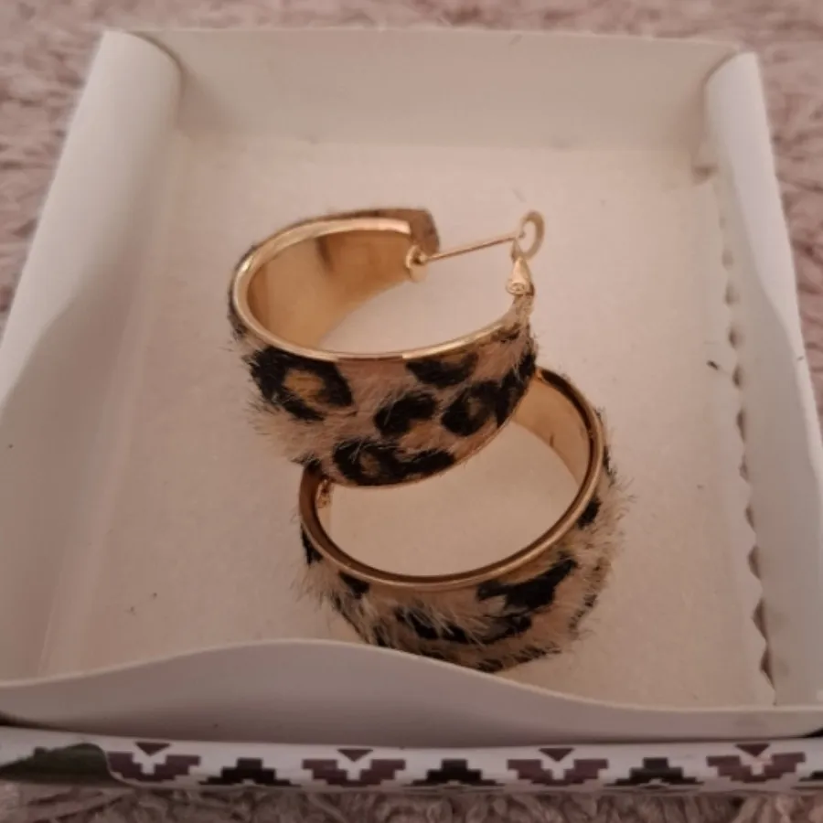 گوشواره پلنگی