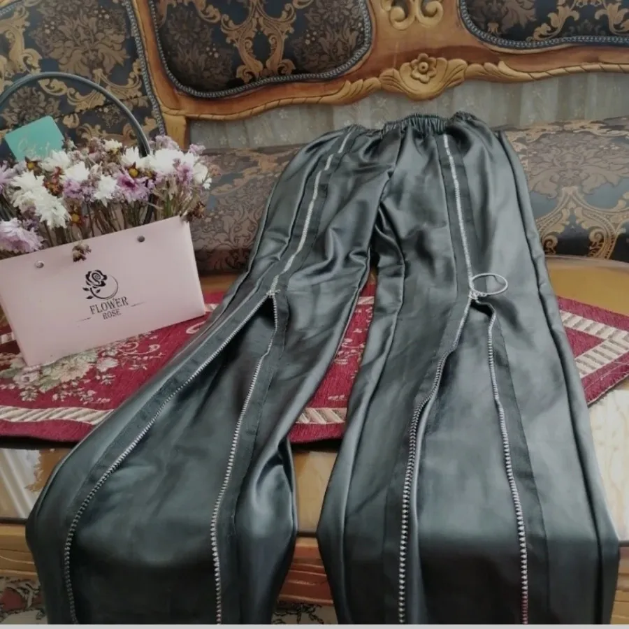 شلوار چرم