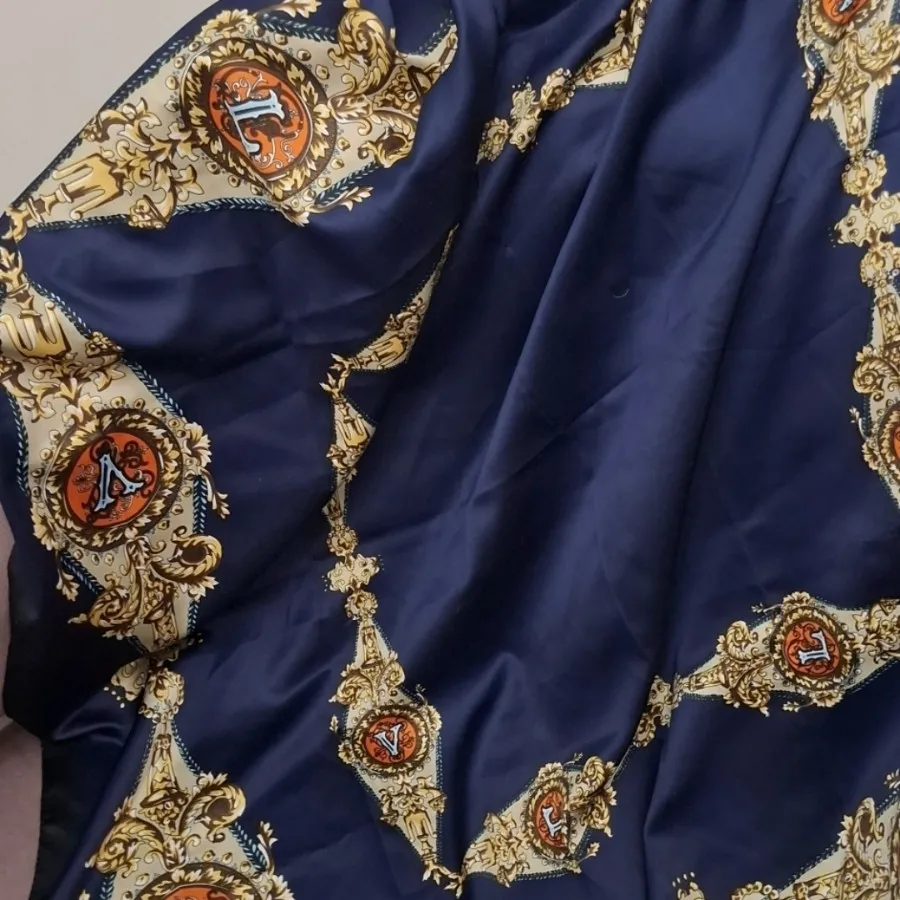 روسری زنانه