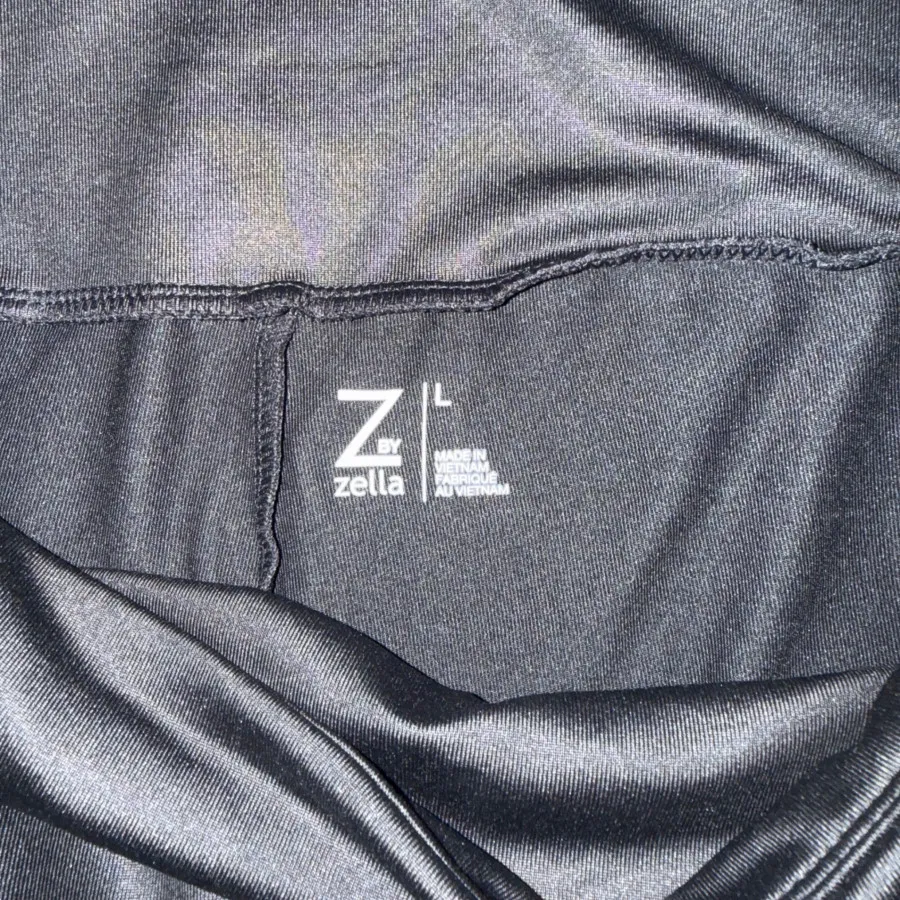 لگ zella