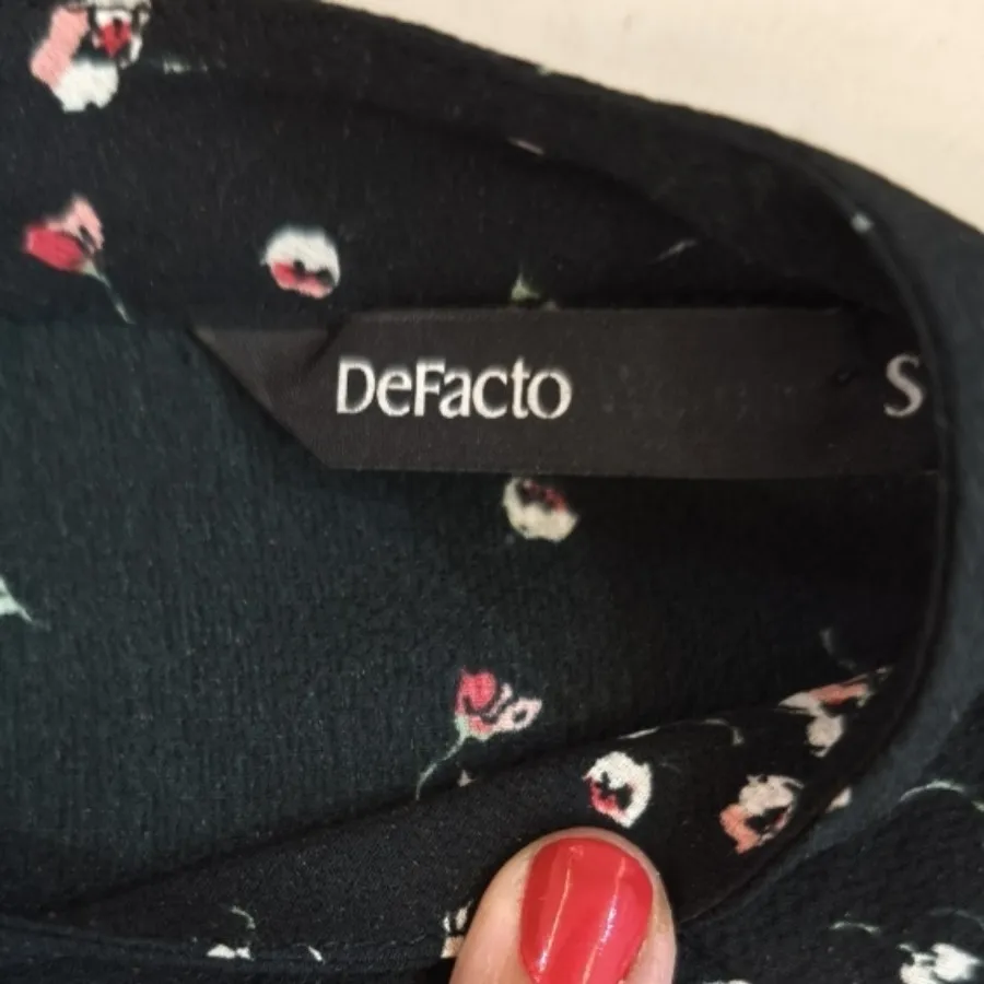 شومیز برند Defacto