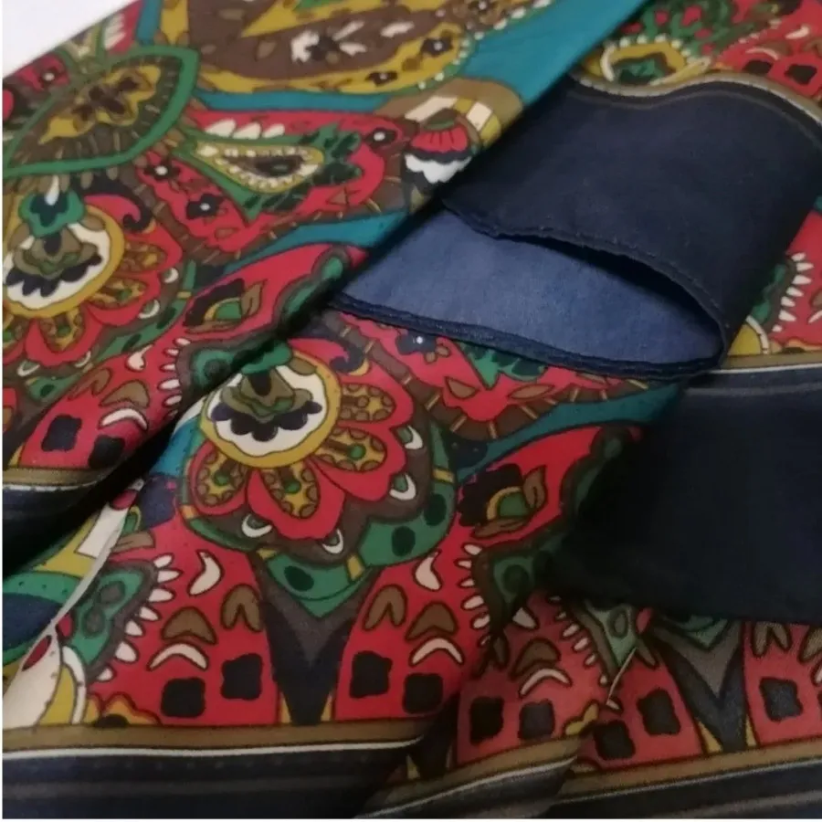 روسری ساتن