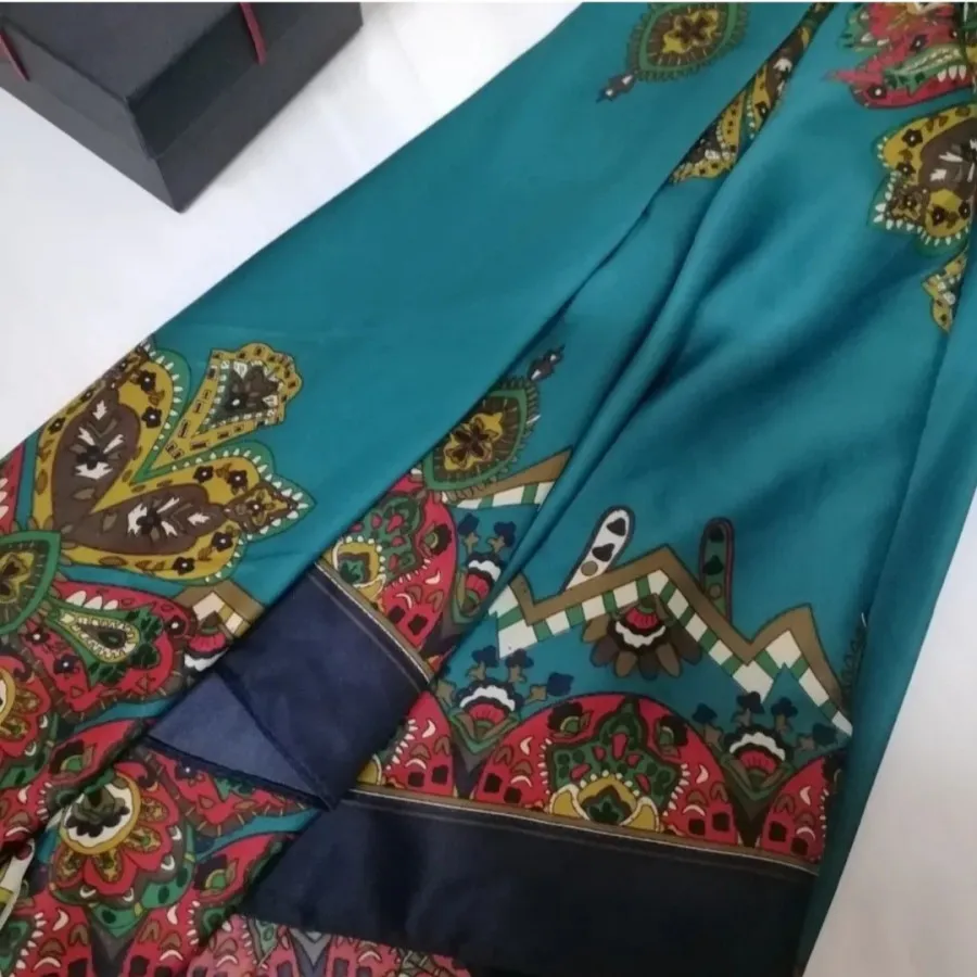 روسری ساتن
