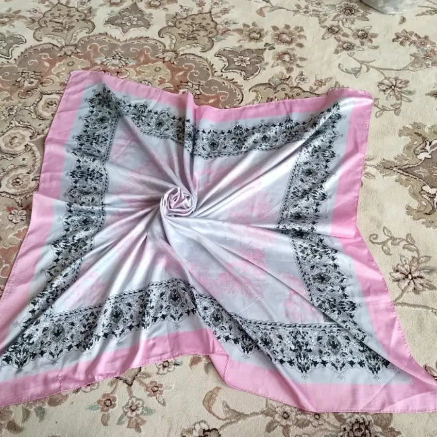 روسری ساتن