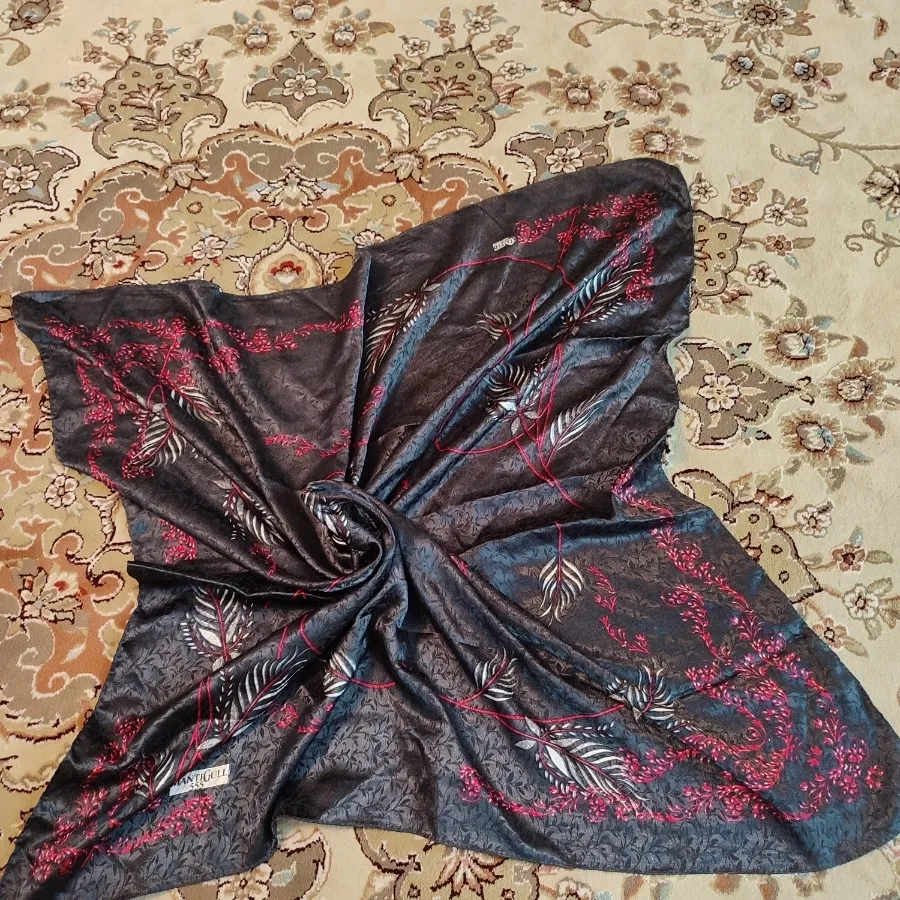 روسری ساتن