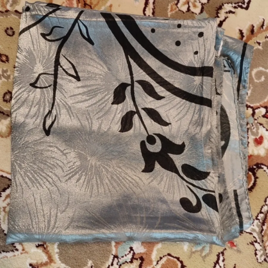 روسری ساتن