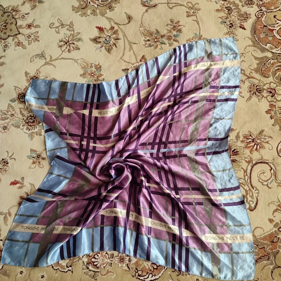 روسری ساتن