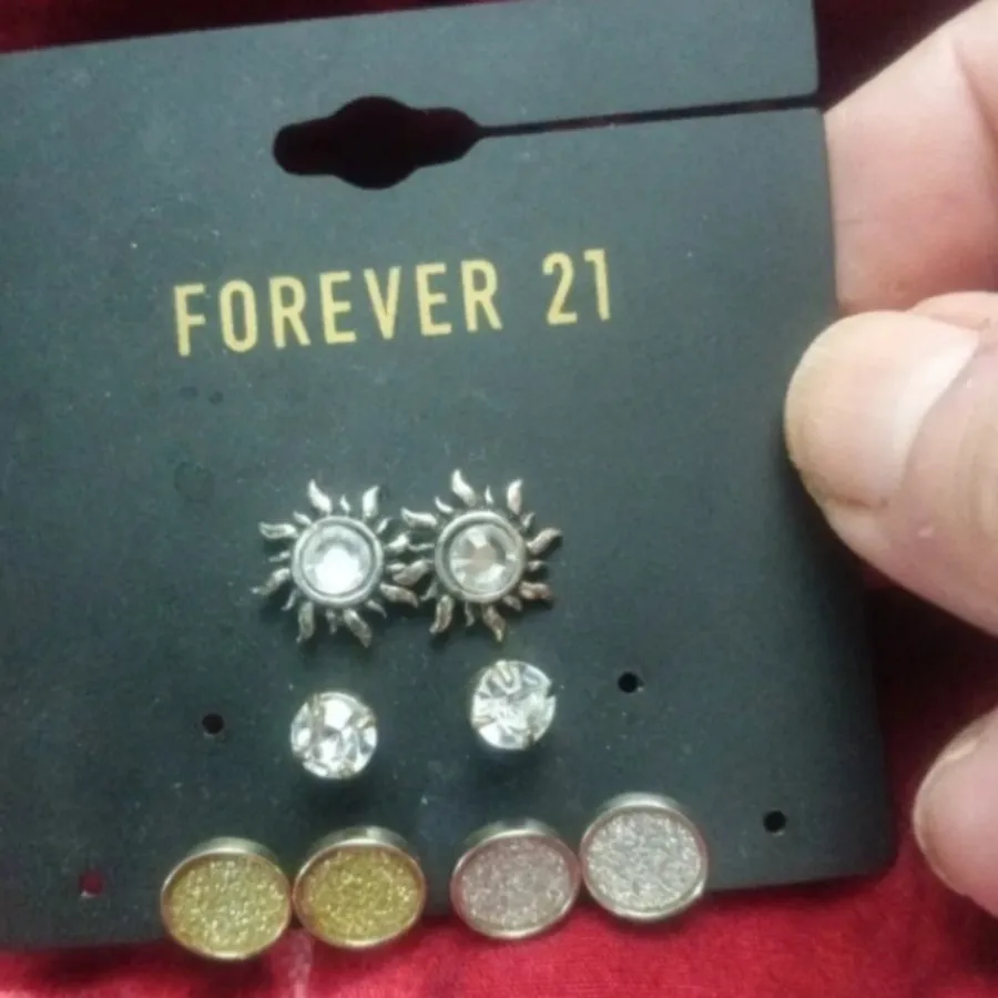 گوشواره مارک FOREVER