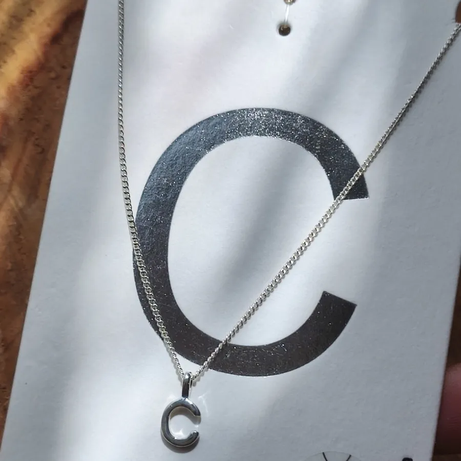 گوشواره حرف c