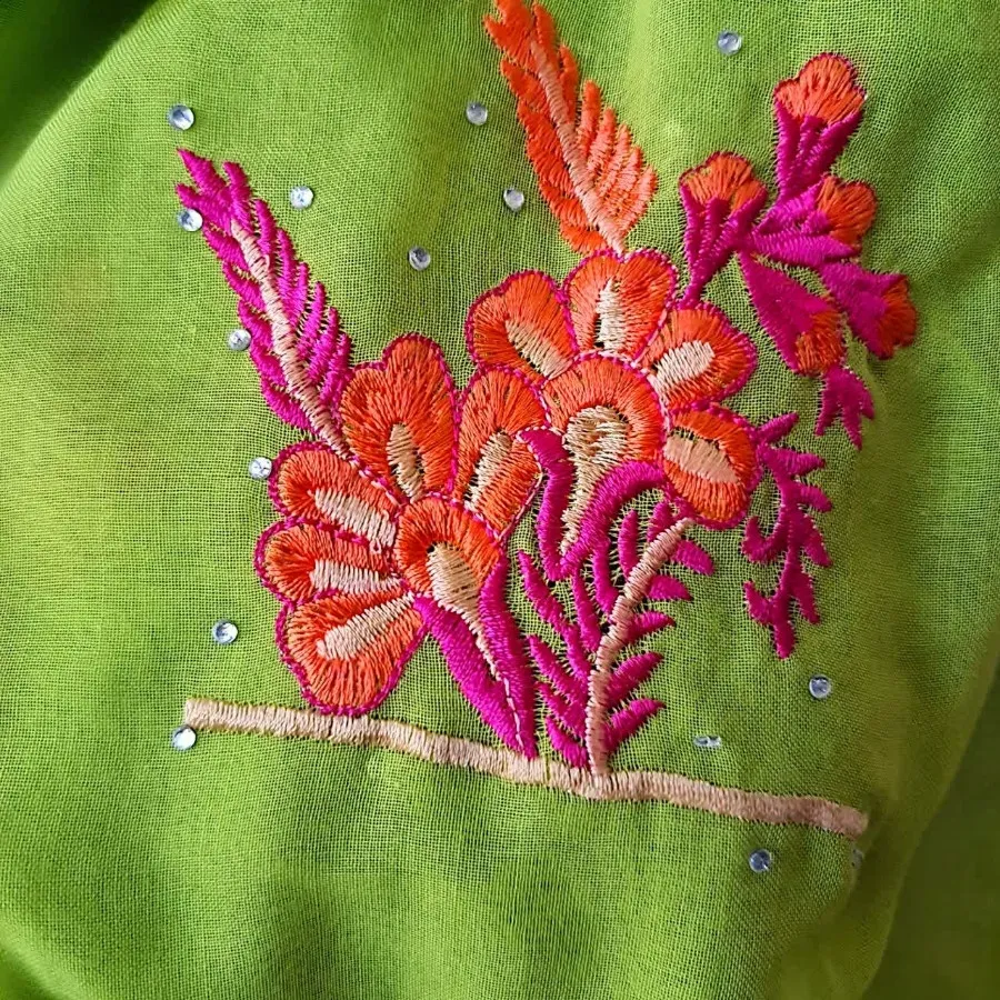 شال وارداتی گلدوزی شده