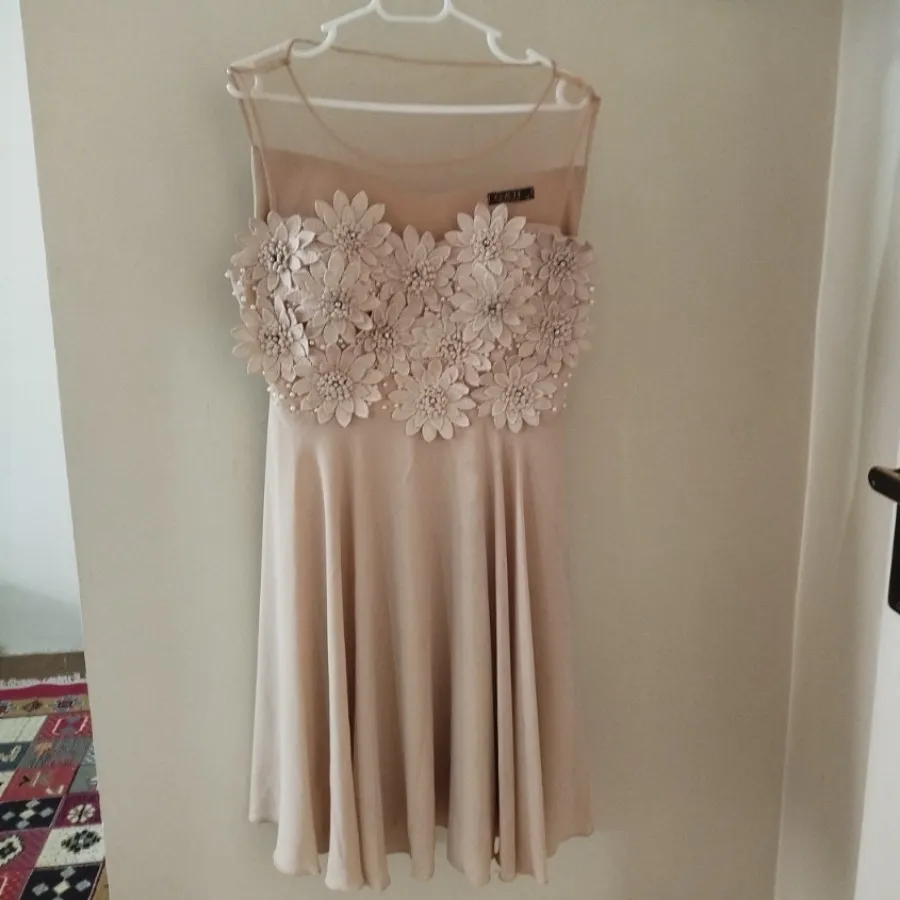 پیراهن مجلسی زنانه نباتی