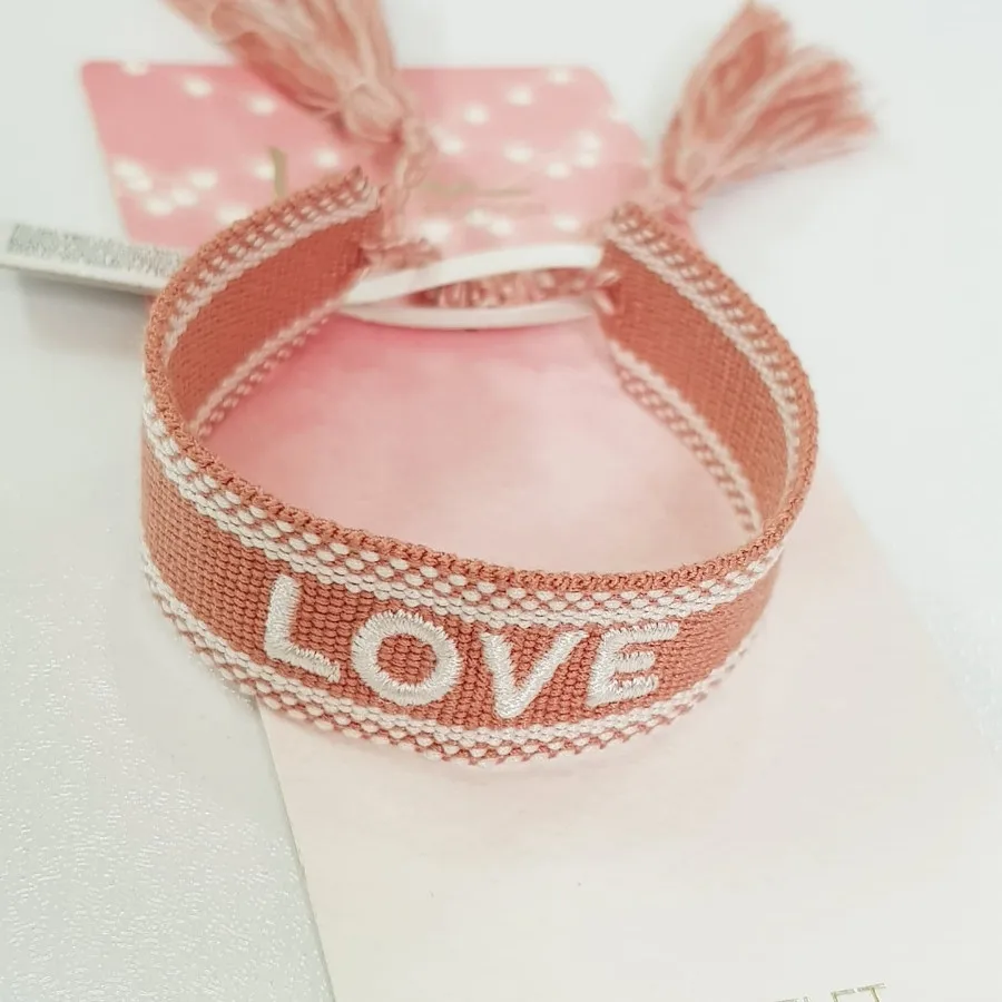 دستبند پارچه ای Love رنگی