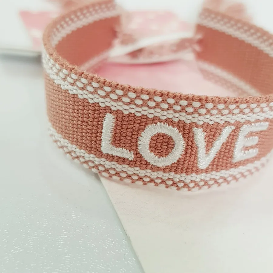 دستبند پارچه ای Love رنگی
