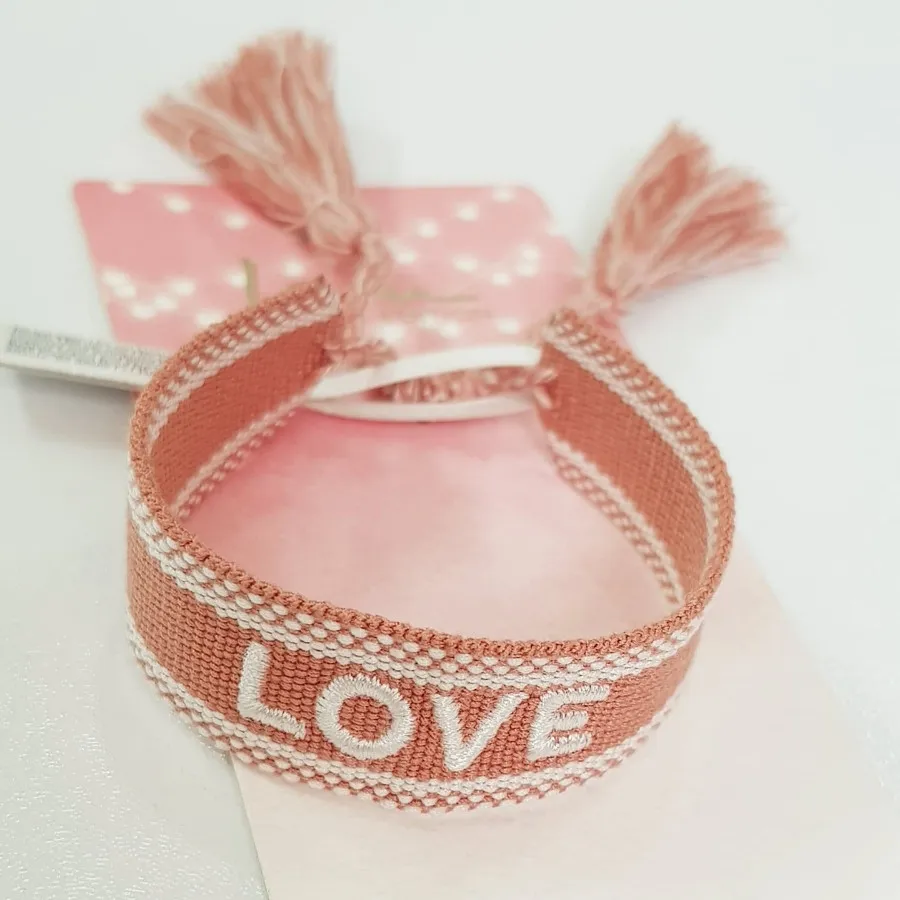 دستبند پارچه ای Love رنگی